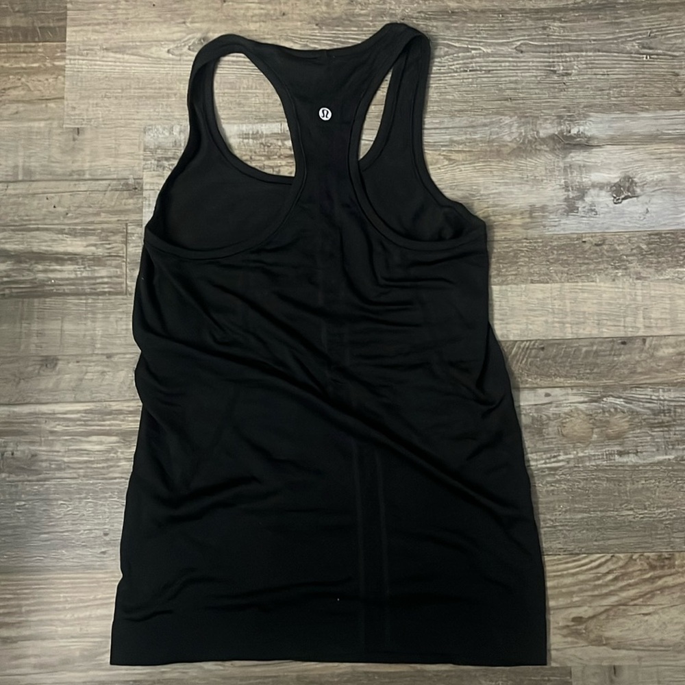 Black lulu swiftly tech